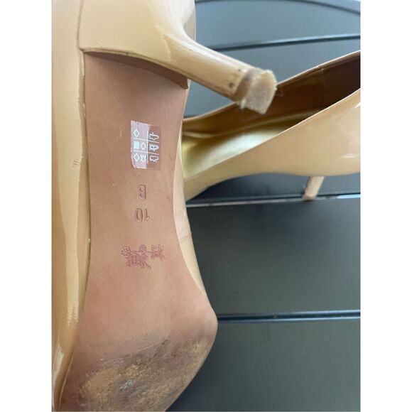 Coach NY Gold plated black tan pointy toe heels patent leather Size 10B Office - Picture 9 of 12